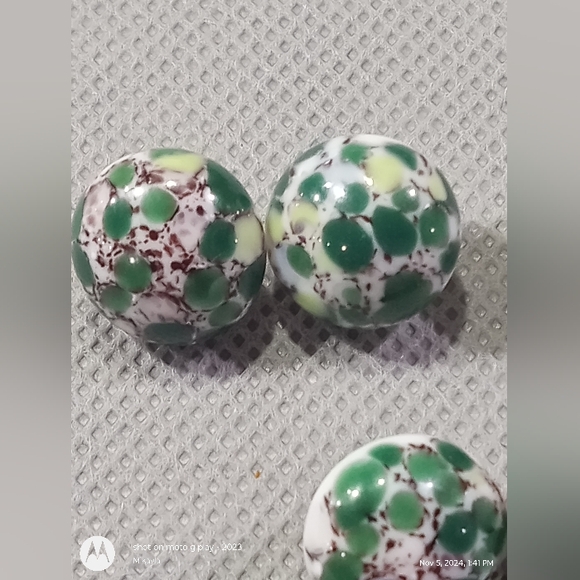 Vintage Green On White Domed Glass Button Set Of 6 Mottled Glue On Metal Shank - Picture 4 of 7